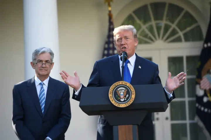 No Plans to Remove Powell, Trump Says as Market Volatility Persists